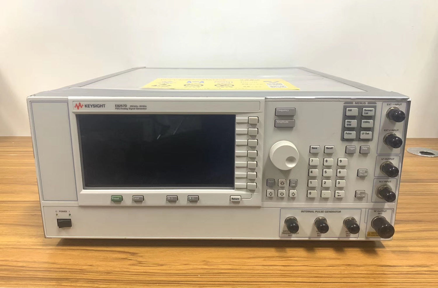 HP E8257D ��̖�l(f��)����/HP�s�ԈD