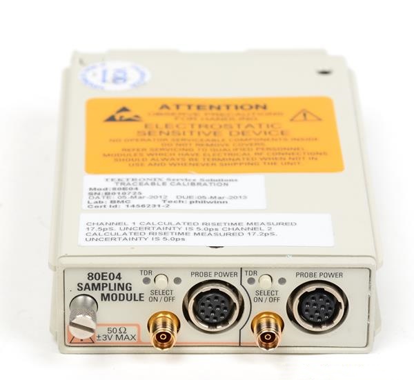 ̩�� 80E04 �pͨ���r(sh��)����Ӌ(j��)�ɘ�ģ�K/Tektronix�s�ԈD