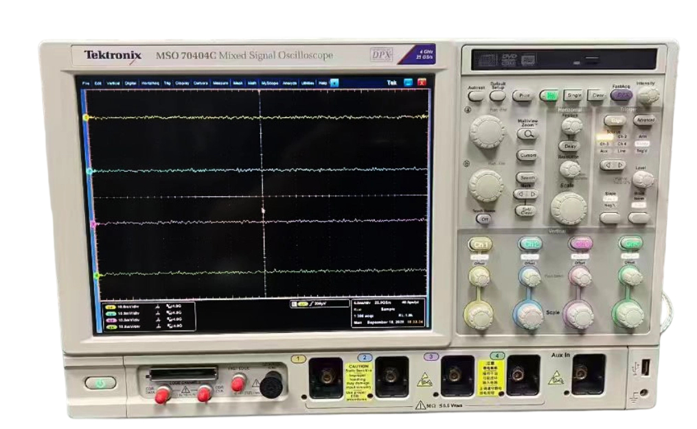 Tektronix MSO72004C �����̖ʾ����/Tektronix�s�ԈD