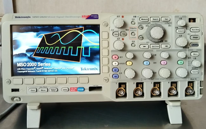 ̩�� MSO2024 �����̖ʾ����/Tektronix�s�ԈD