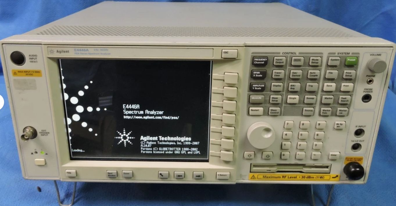 �N��|���݂� E4446A �l�V�����x/Agilent�s�ԈD