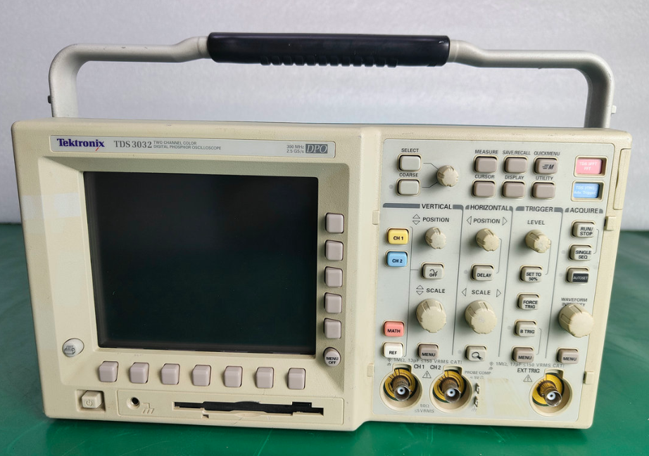 �N��|Tektronix TDS3032 ��(sh��)�֟ɹ�ʾ����/Tektronix�s�ԈD