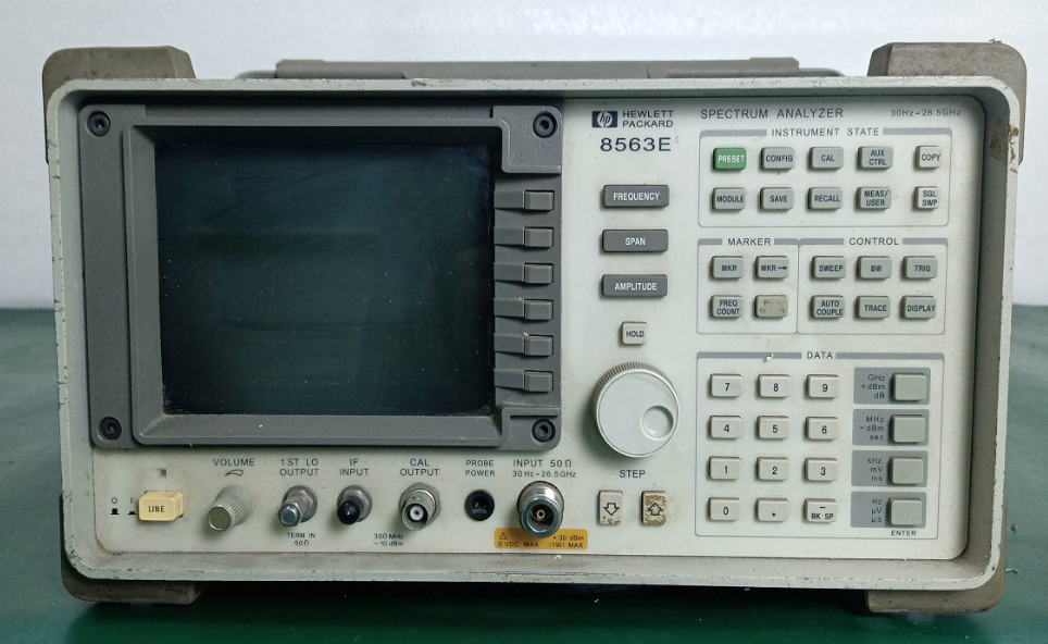 HP 8563E �l�V�����x/HP�s�ԈD