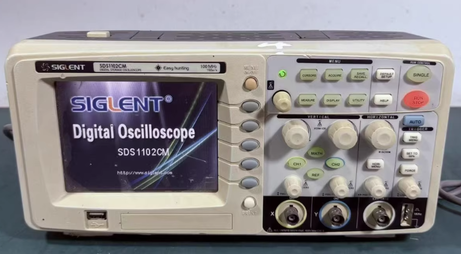 Siglent SDS1102CM ��(sh��)�ִ惦(ch��)ʾ����/�����s�ԈD