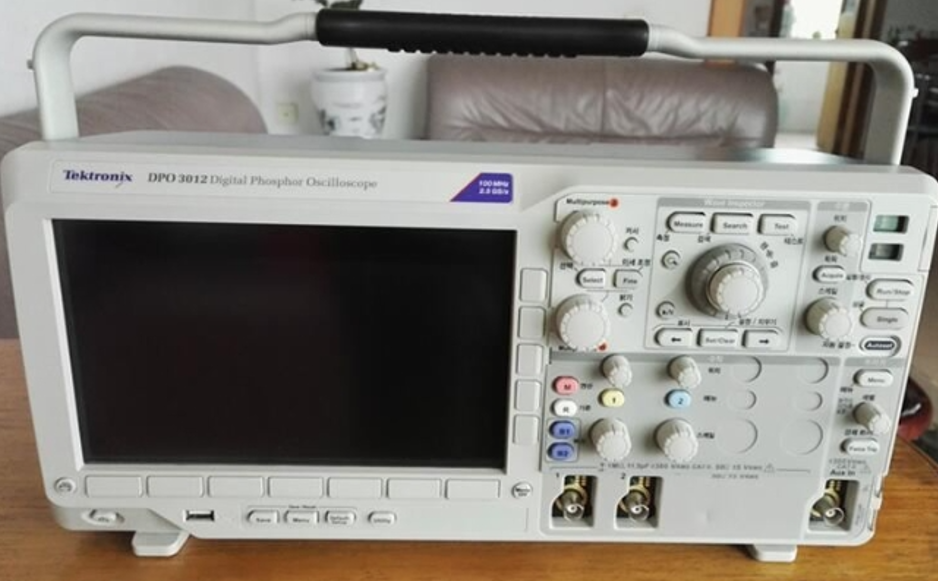 ̩�� DPO3012 �����̖(h��o)ʾ����/Tektronix�s�ԈD