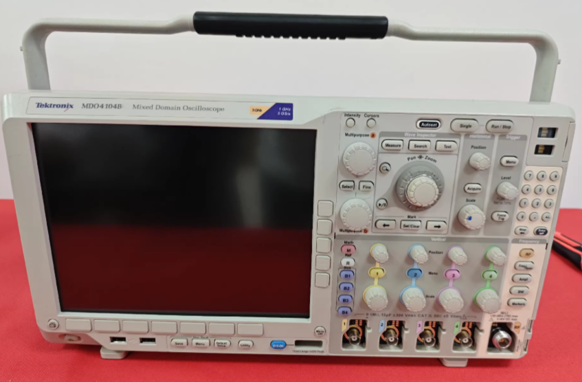 ̩�� MDO4104B �����ʾ����/Tektronix�s�ԈD