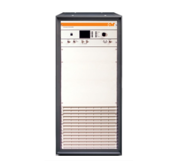 Amplifier Research 5000A225C ���ʌ������ʷŴ���/�����s�ԈD