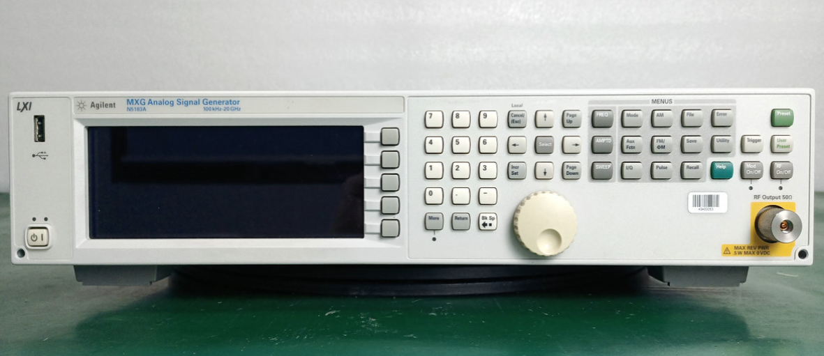 Agilent	N5183A ��̖(h��o)�l(f��)����/Agilent�s�ԈD