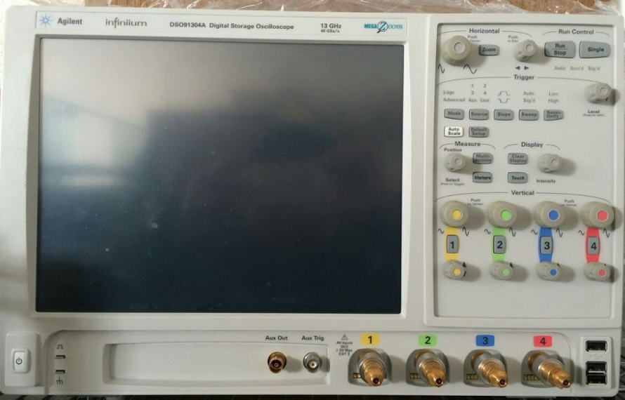 �N��,���U|���݂� DSO9404A ʾ����/Agilent�s�ԈD