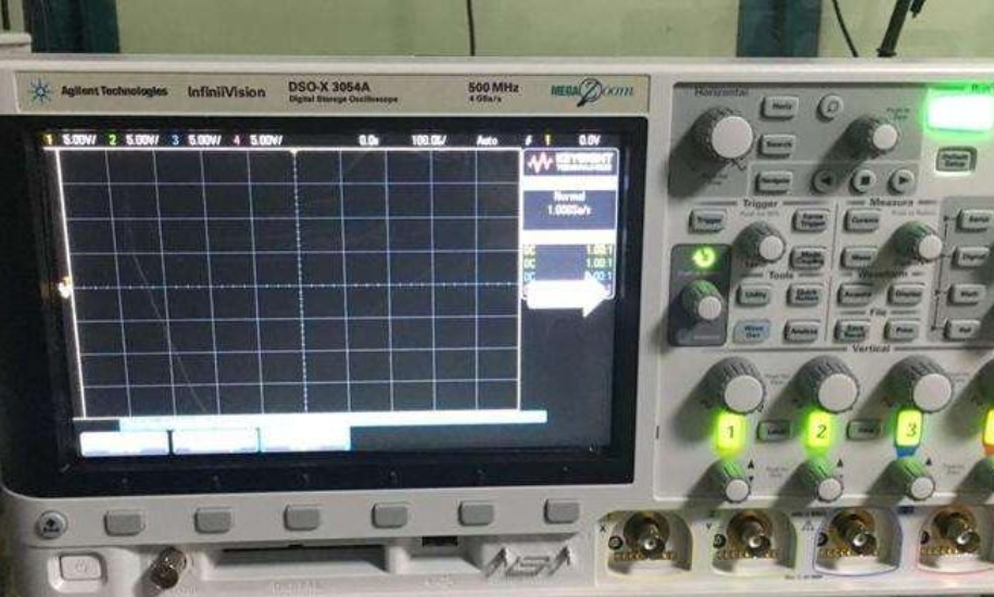 ���݂� DSO81204B  ʾ����/Agilent�s�ԈD