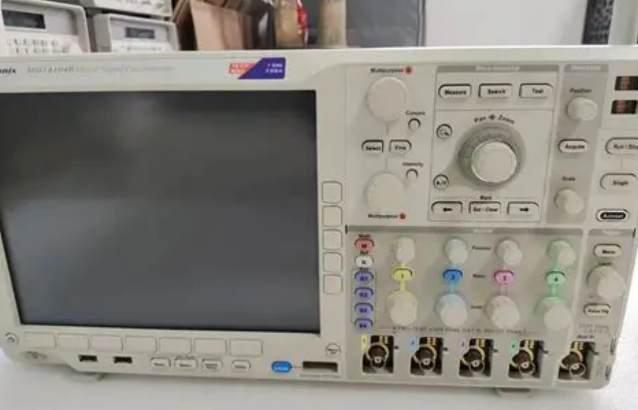 Tektronix MSO4104B ���ʾ����/Tektronix�s�ԈD
