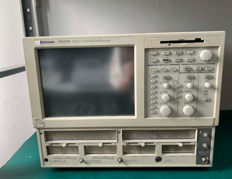 Tektronix TDS8200 ���ֲɘ�ʾ����/Tektronix�s�ԈD