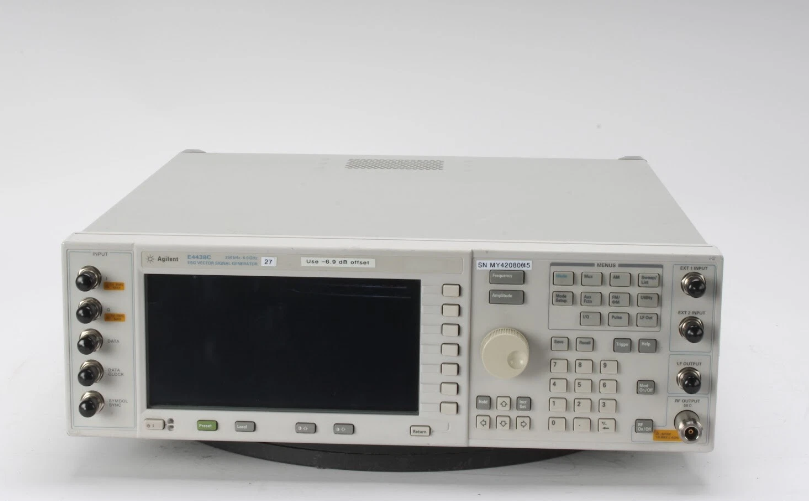 �N��|Agilent  E4438C  ʸ����̖(h��o)�l(f��)����/Agilent�s�ԈD