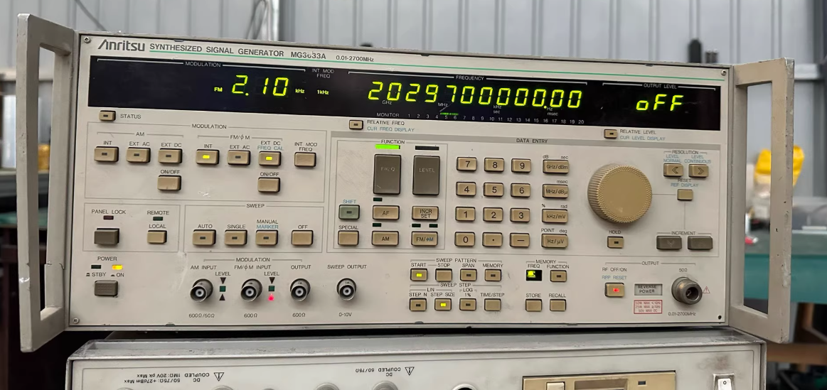 ���� MG3633A �ϳ���̖�l(f��)����/Anritsu�s�ԈD