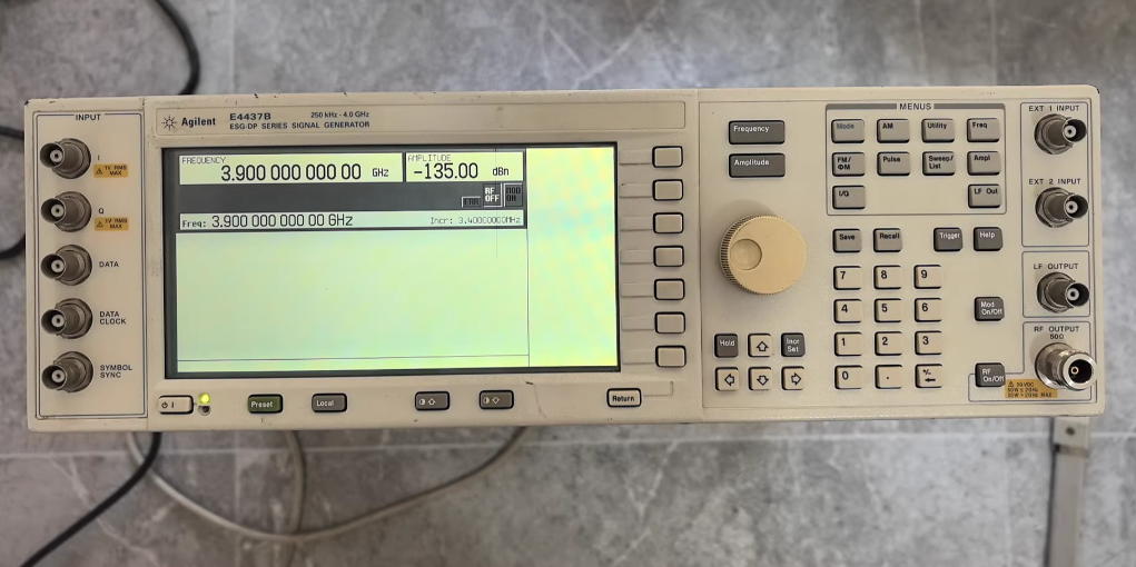 �N��,���U|Agilent E4437B ʸ����̖�l(f��)����/Agilent�s�ԈD