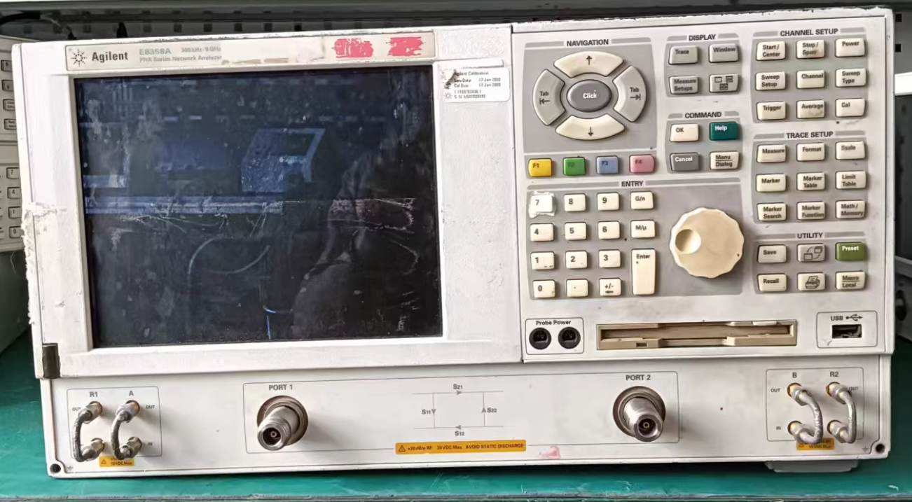 ���݂� E8358A PNA �W�j�����x/Agilent/HP�s�ԈD