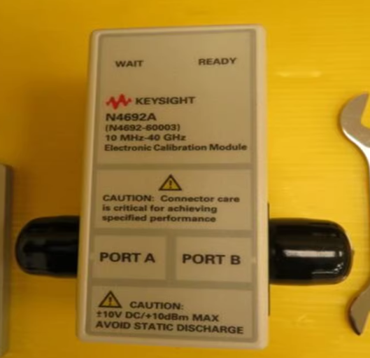 �N��,���U|���݂� N4692A ���У��(zh��n)��/Keysight�s�ԈD