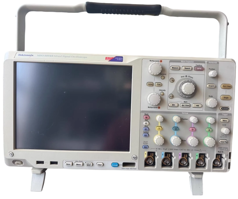 Tektronix MSO5054B �����̖ʾ����/Tektronix�s�ԈD