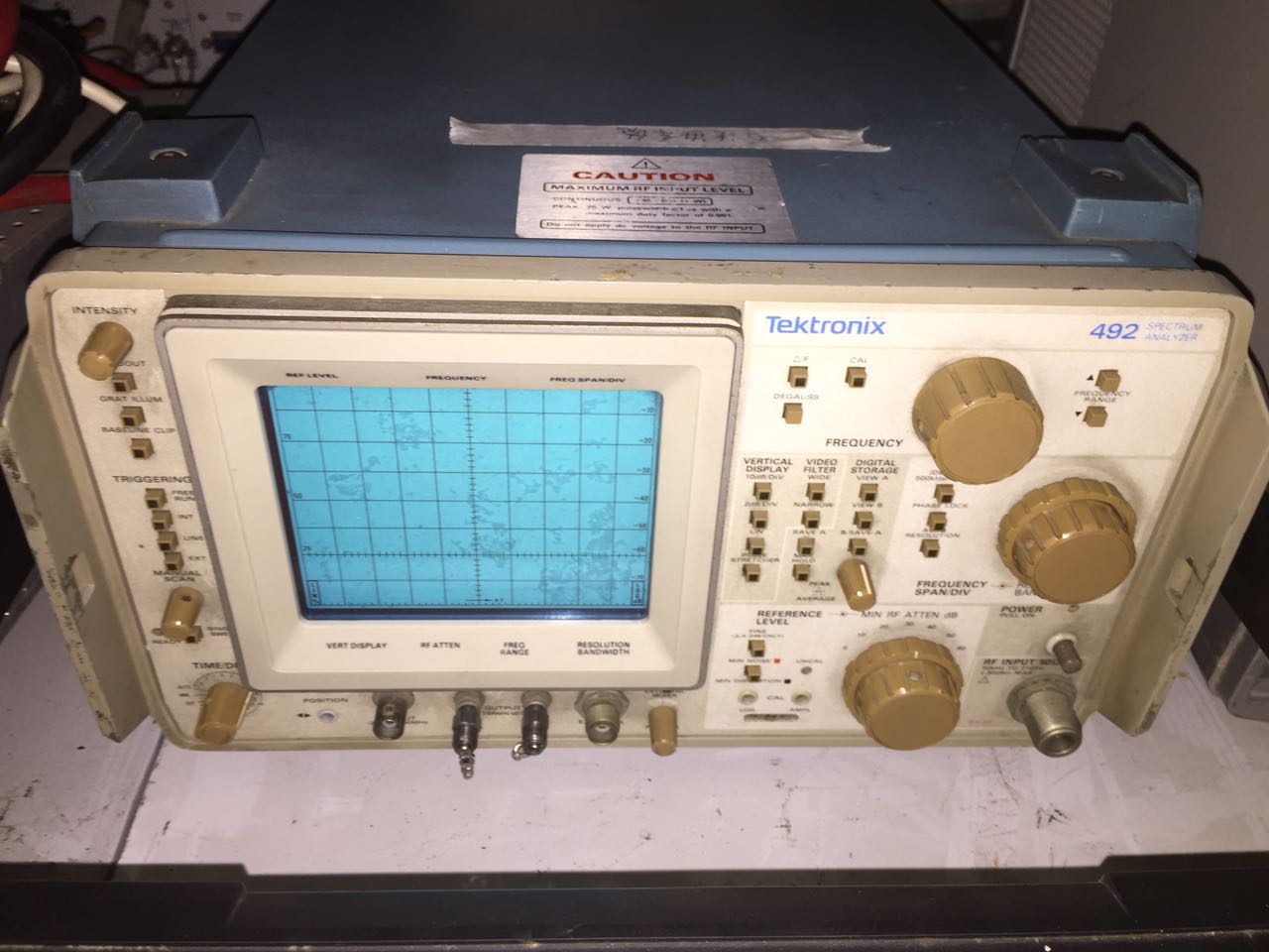�l�V�����x/Tektronix�s�ԈD
