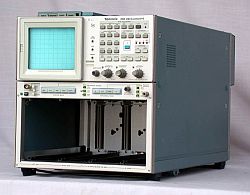 Tektronix 7854 ʾ����/Tektronix�s�ԈD