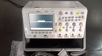 ���݂� MSO6054A ʾ����/Agilent�s�ԈD